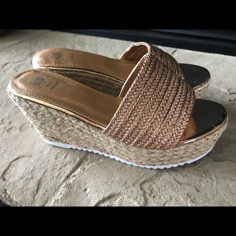 Rose gold wedges